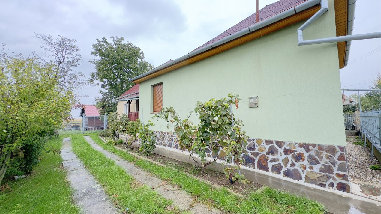 Casă 4 camere, Teren 3.405 mp Loc. Dindeștiu Mic Jud. Satu Mare-Comision 0% 
