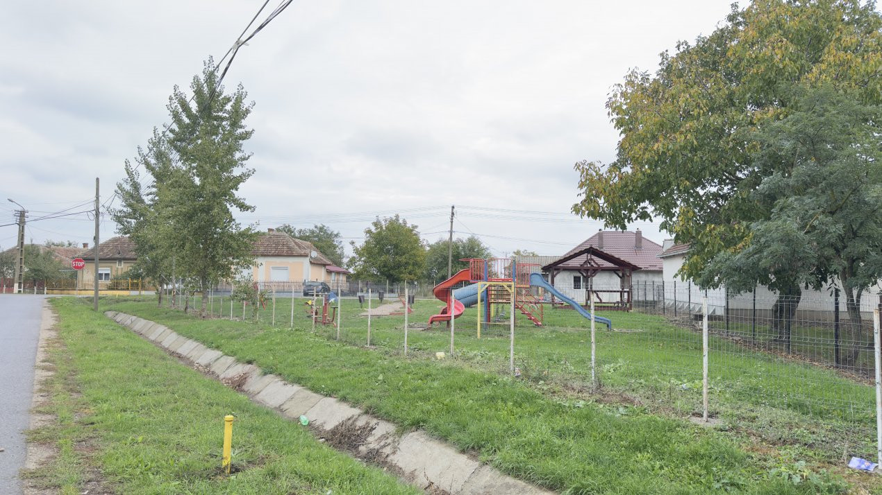 Casă 4 camere, Teren 3.405 mp Loc. Dindeștiu Mic Jud. Satu Mare-Comision 0% 