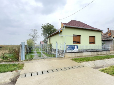Casă 4 camere, Teren 3.405 mp Loc. Dindeștiu Mic Jud. Satu Mare-Comision 0% 