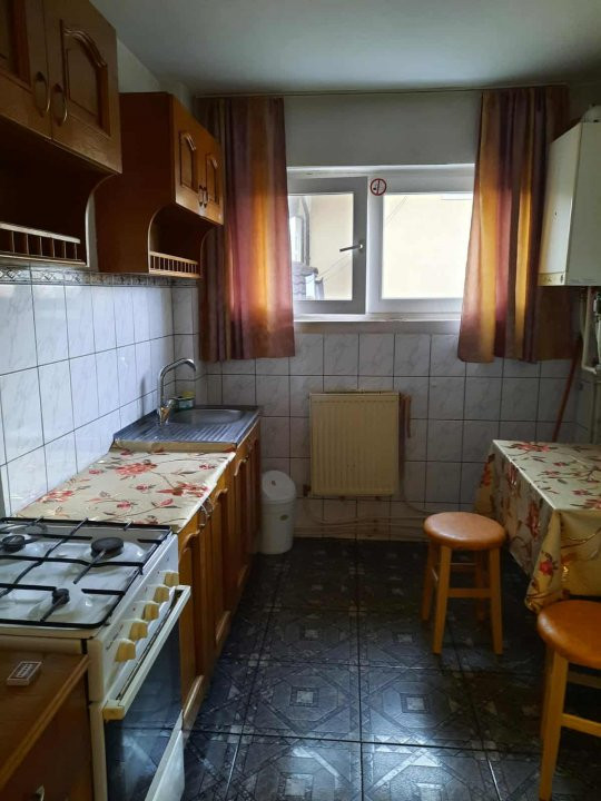Închiriere apartament 2 camere – central, utilat complet