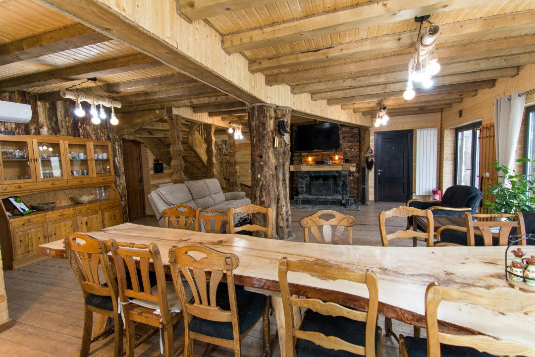 Casa de vacanta sau rezidentiala cu lac si ciubar Nucsoara-Arges