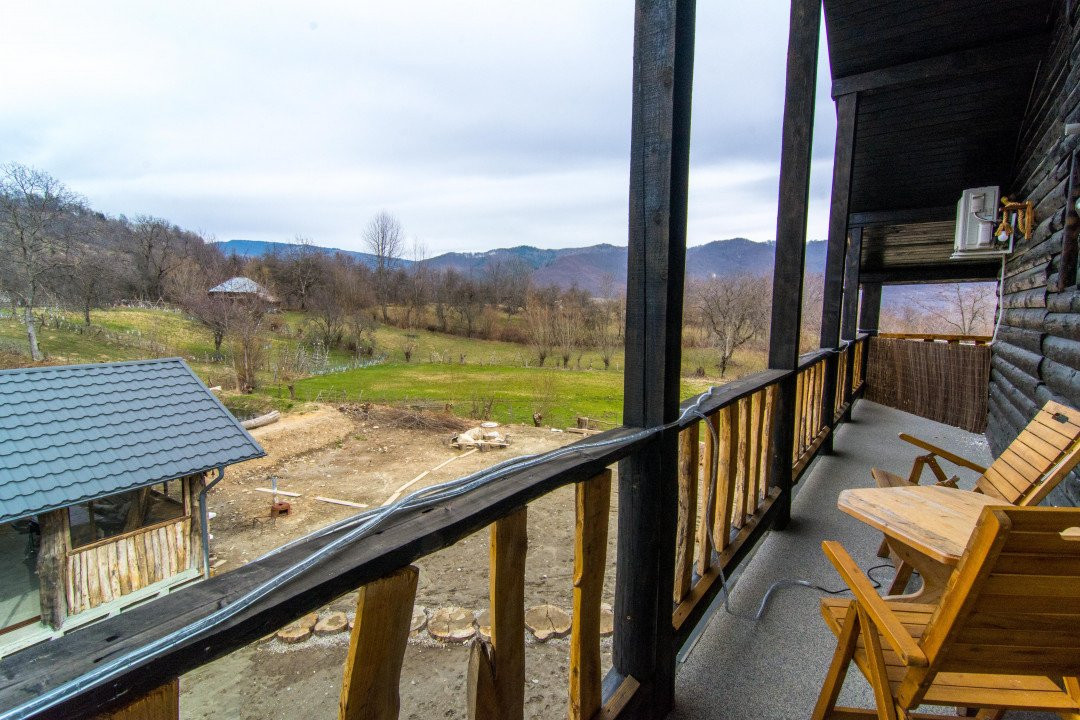 Casa de vacanta sau rezidentiala cu lac si ciubar Nucsoara-Arges