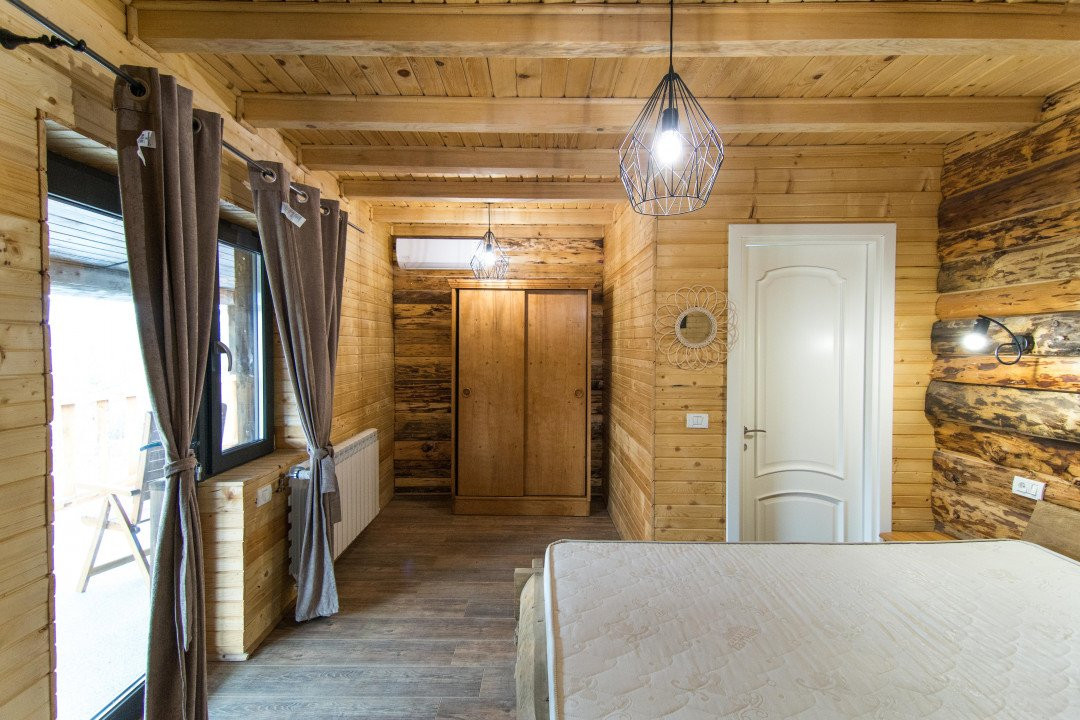 Casa de vacanta sau rezidentiala cu lac si ciubar Nucsoara-Arges