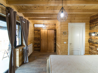 De inchiriat apartament 2camere, cu garaj si centrala proprie - Universitate