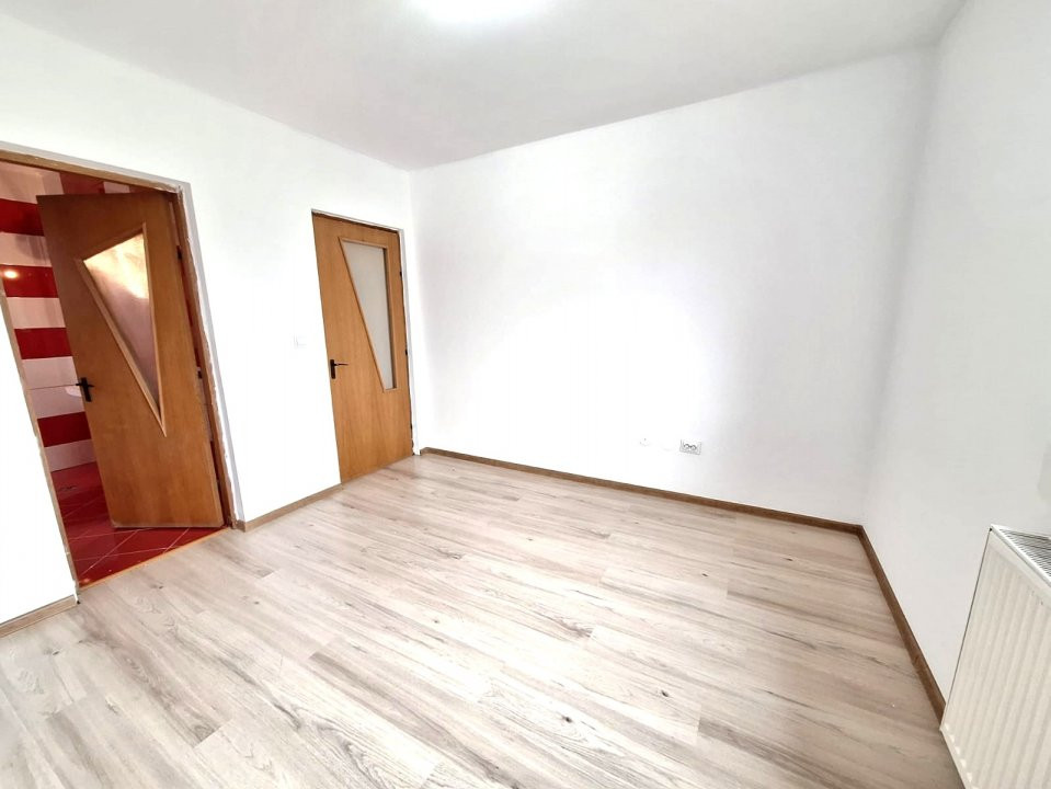 Apartament 3 camere Geamana Bloc 2007, decomandat, etaj 1
