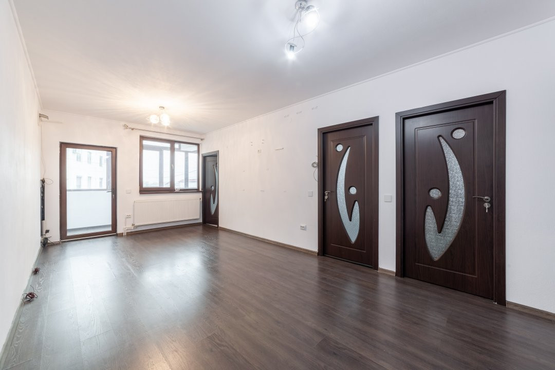 Apartament cu 4 camere, garaj și panouri fotovoltaice – Bradu- 5 min de Pitesti!