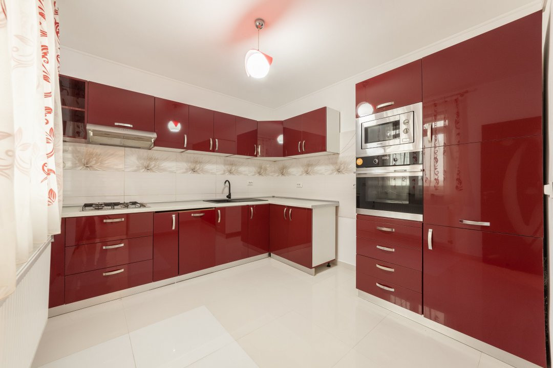 Apartament cu 4 camere, garaj și panouri fotovoltaice – Bradu- 5 min de Pitesti!