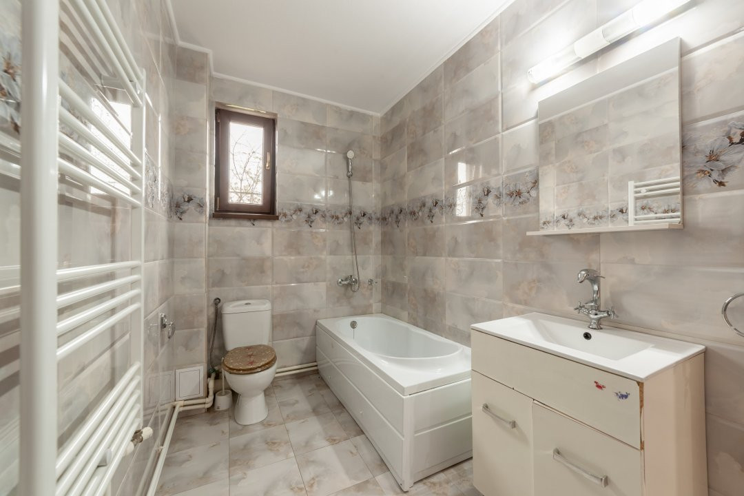Apartament cu 4 camere, garaj și panouri fotovoltaice – Bradu- 5 min de Pitesti!