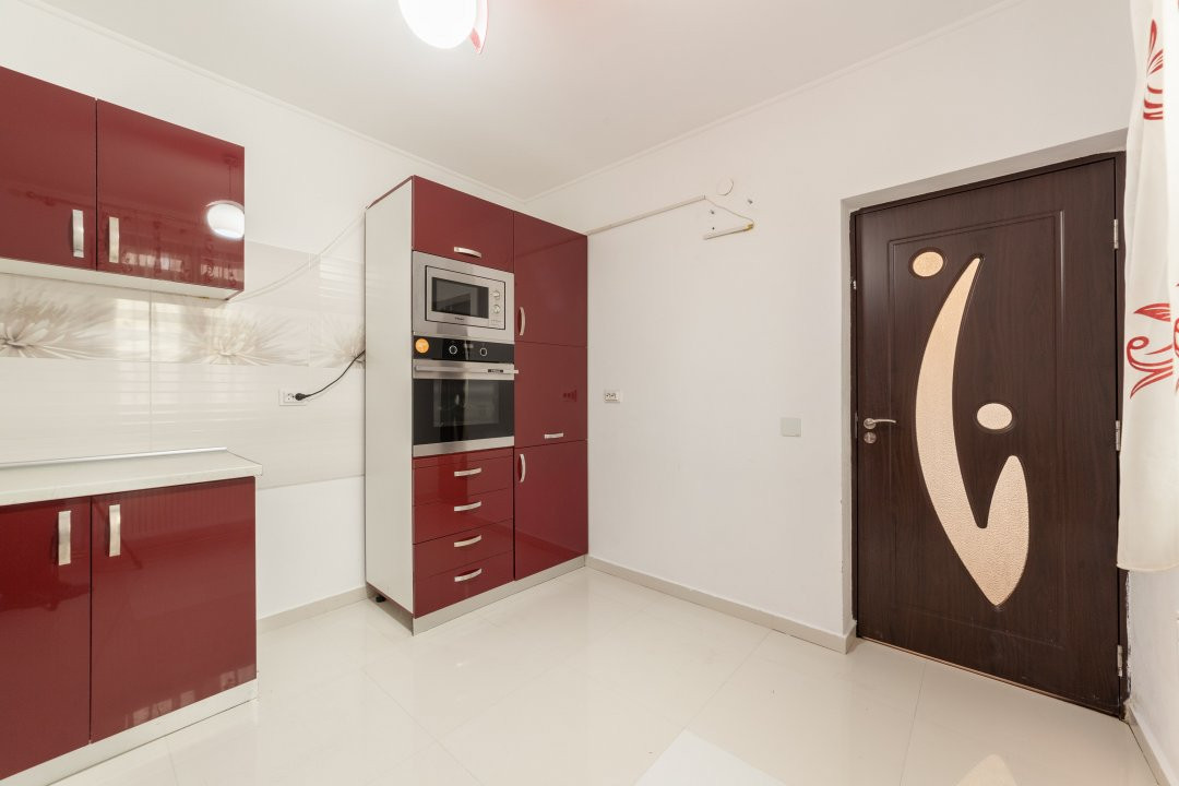 Apartament cu 4 camere, garaj și panouri fotovoltaice – Bradu- 5 min de Pitesti!