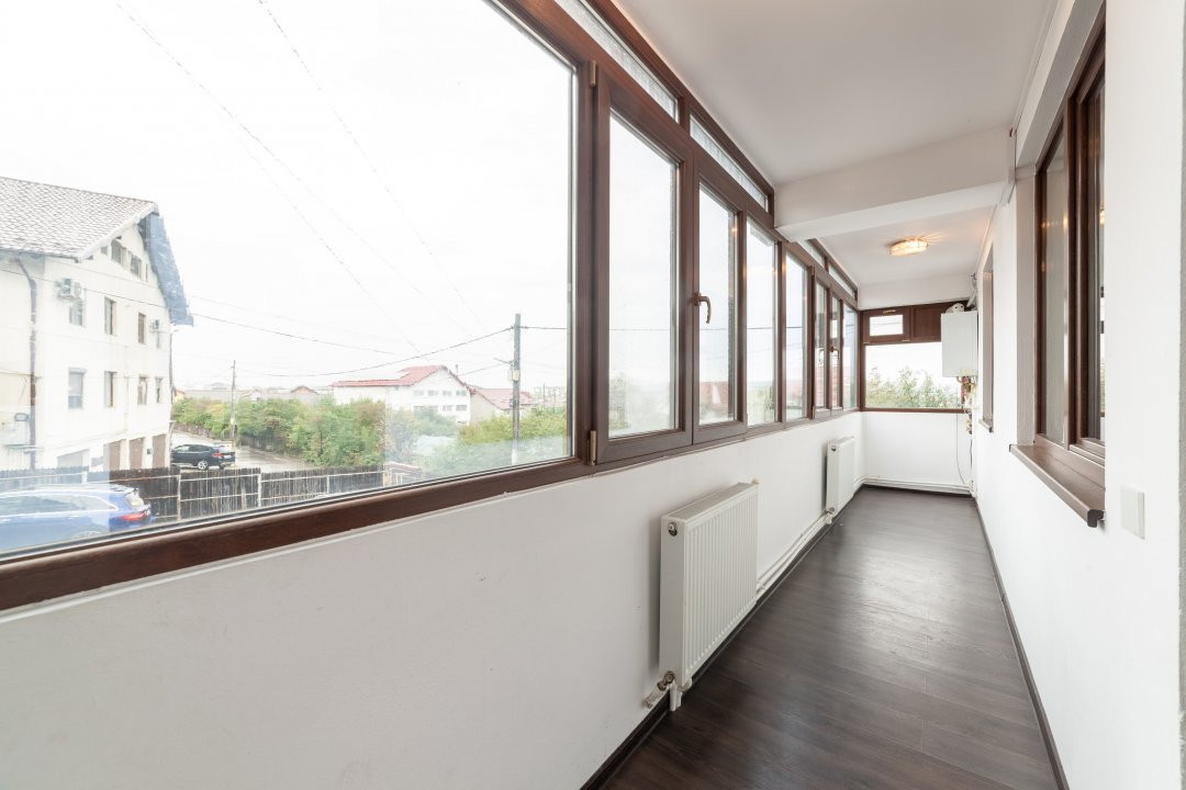 Apartament cu 4 camere, garaj și panouri fotovoltaice – Bradu- 5 min de Pitesti!