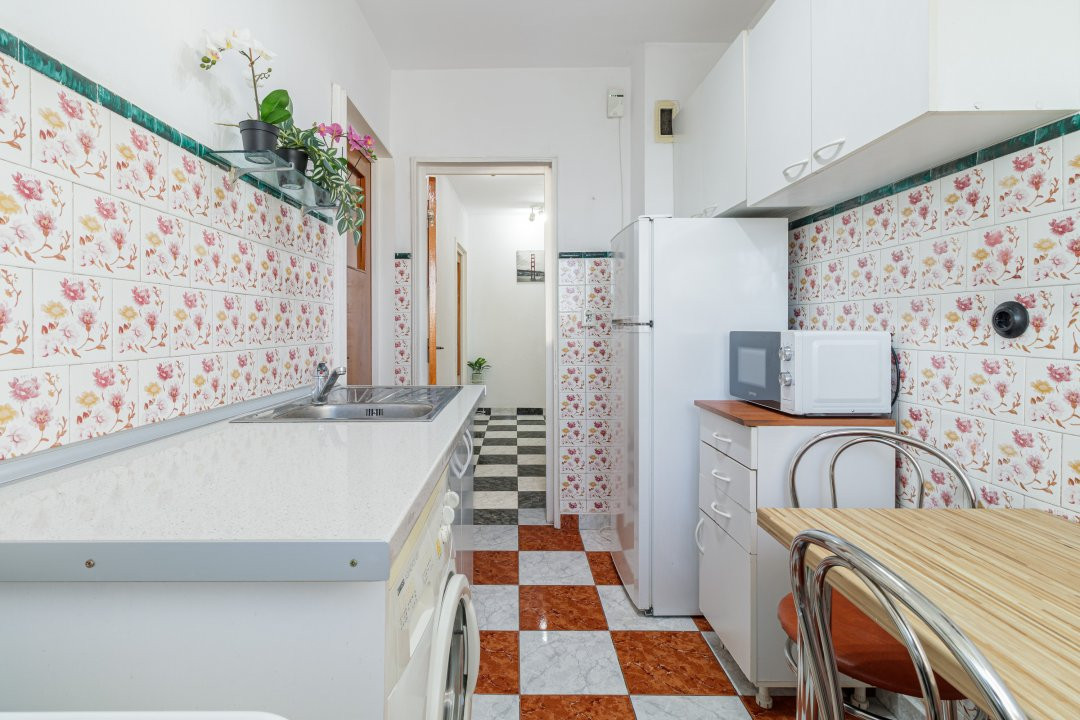 Apartament luminos complet mobilat vis a vis de Parcul Moghioros