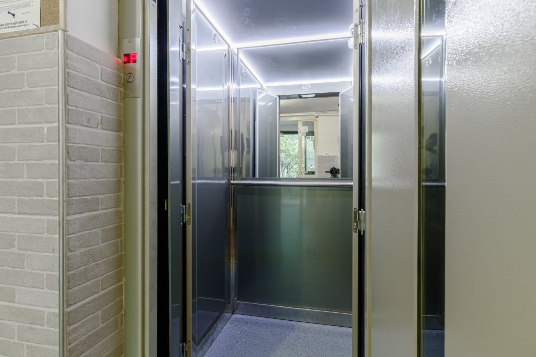 Apartament luminos complet mobilat vis a vis de Parcul Moghioros