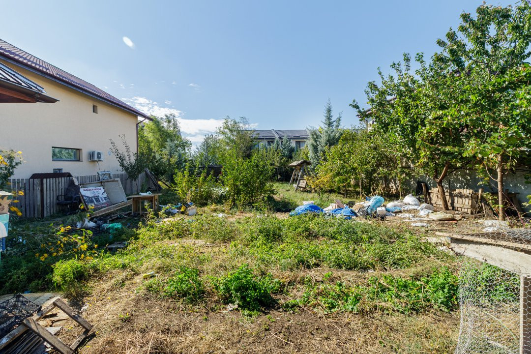Teren intre case Bragadiru