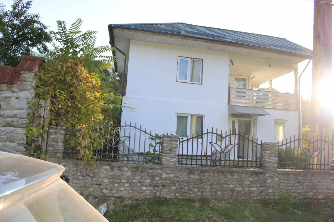 Casă cu suflet și priveliște de poveste – Crasna, Gorj