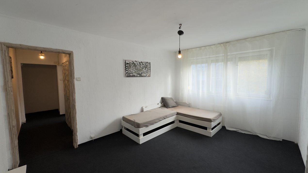 Oportunitate! Apartament 3 camere, Str. Ignisului Nr.24, Etaj III - Carei