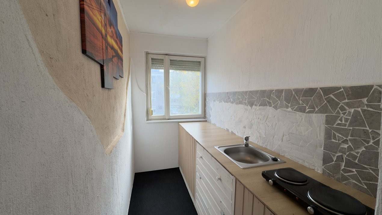 Oportunitate! Apartament 3 camere, Str. Ignisului Nr.24, Etaj III - Carei