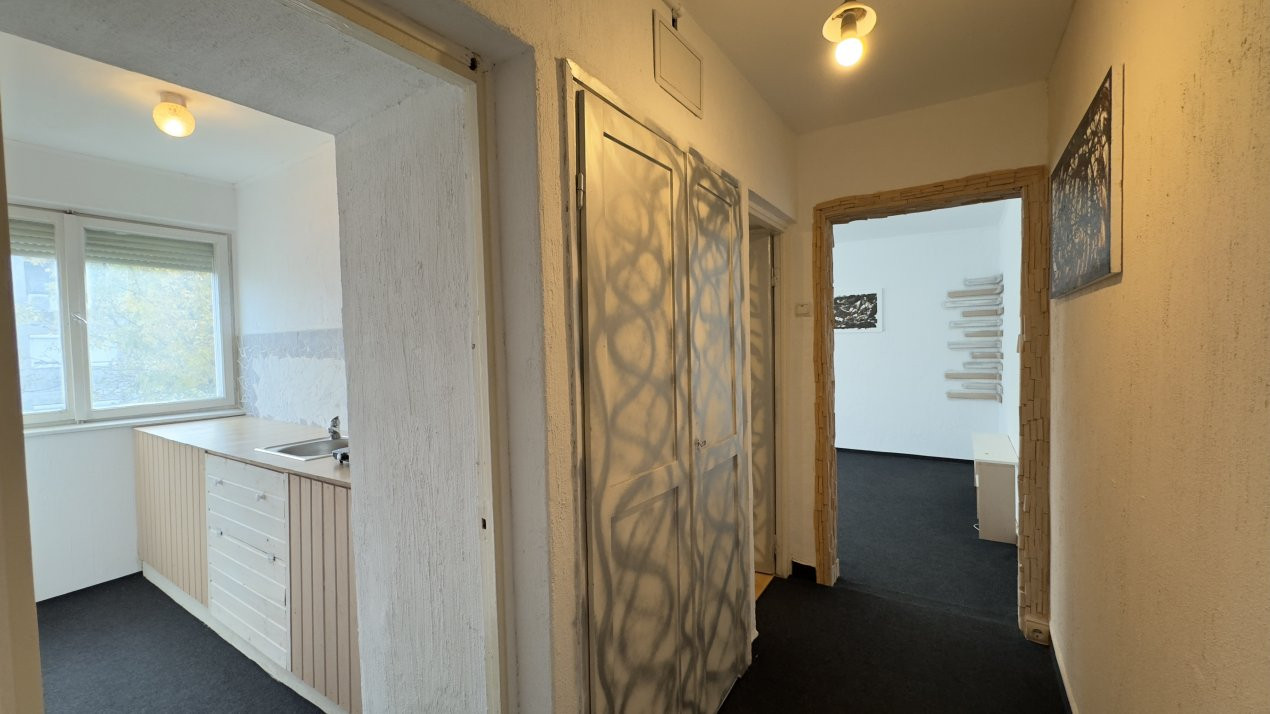 Oportunitate! Apartament 3 camere, Str. Ignisului Nr.24, Etaj III - Carei