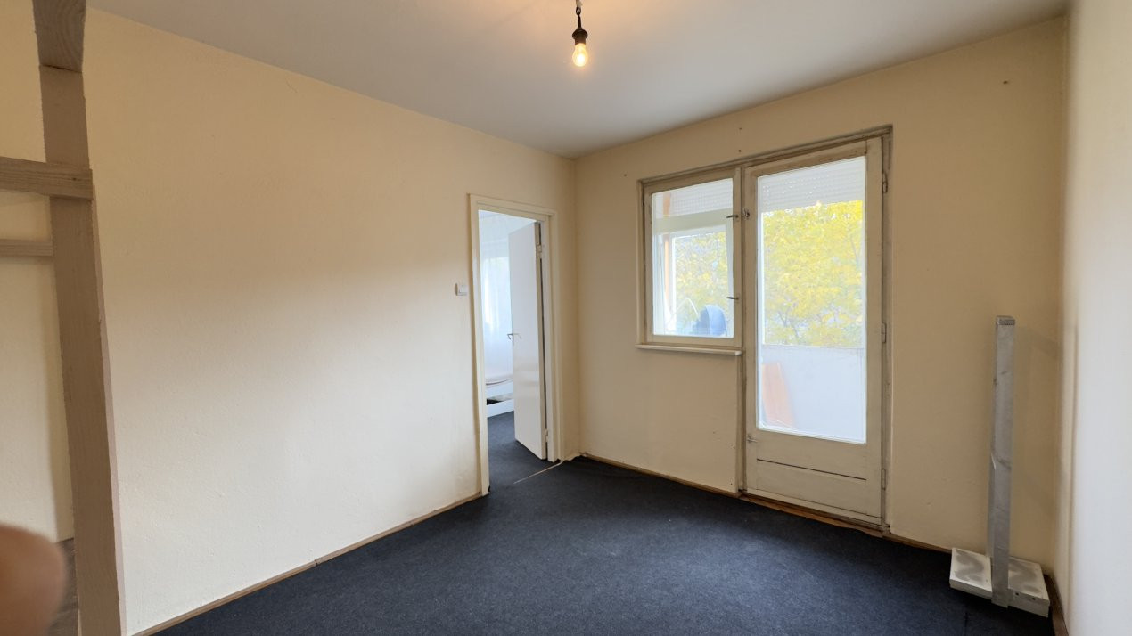Oportunitate! Apartament 3 camere, Str. Ignisului Nr.24, Etaj III - Carei