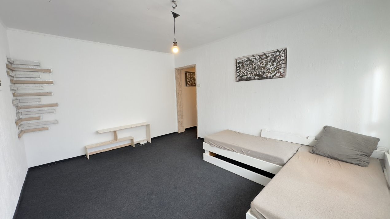 Oportunitate! Apartament 3 camere, Str. Ignisului Nr.24, Etaj III - Carei