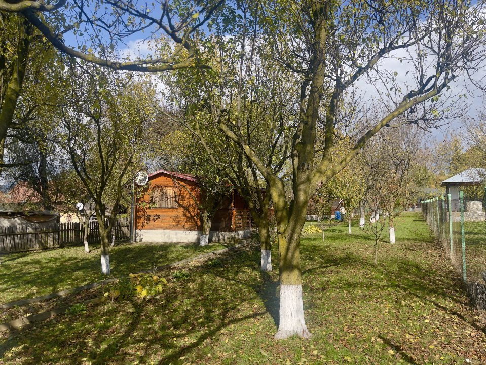 Retreat natural in Breaza – teren 1140 mp cu 3 casute din lemn