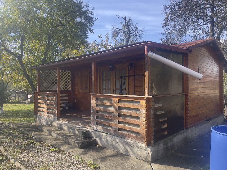 Retreat natural in Breaza – teren 1140 mp cu 3 casute din lemn