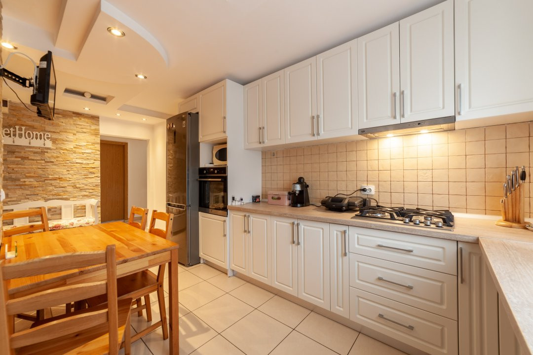 Apartament 3 camere – Auchan Găvana, etaj 3, Pitești