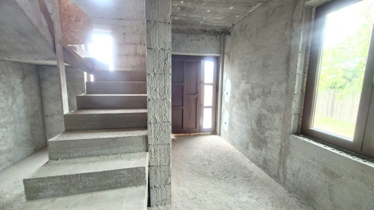 Casă Suseni-Cersani construcție solidă, teren 578 mp, zona superba