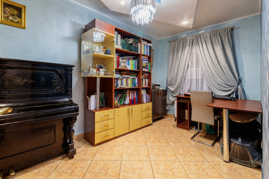 Vilă individuală cu piscină,  garaj dublu • teren 766 mp • Popești-Leordeni