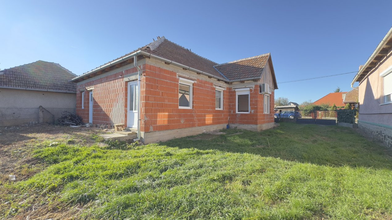 Casă 5 camere, Teren 1079 mp Loc. Cămin Jud. Satu Mare