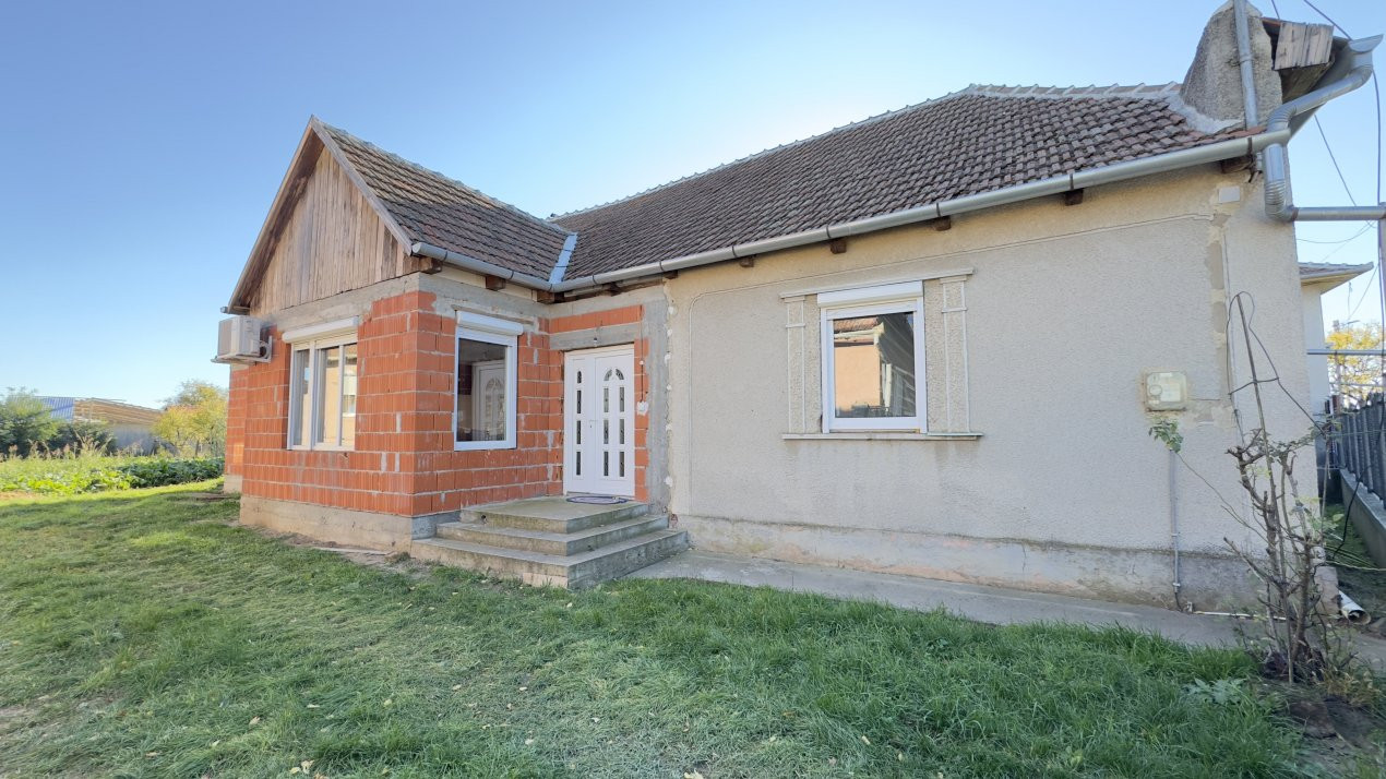 Casă 5 camere, Teren 1079 mp Loc. Cămin Jud. Satu Mare