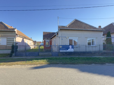 Casă 5 camere, Teren 1079 mp Loc. Cămin Jud. Satu Mare
