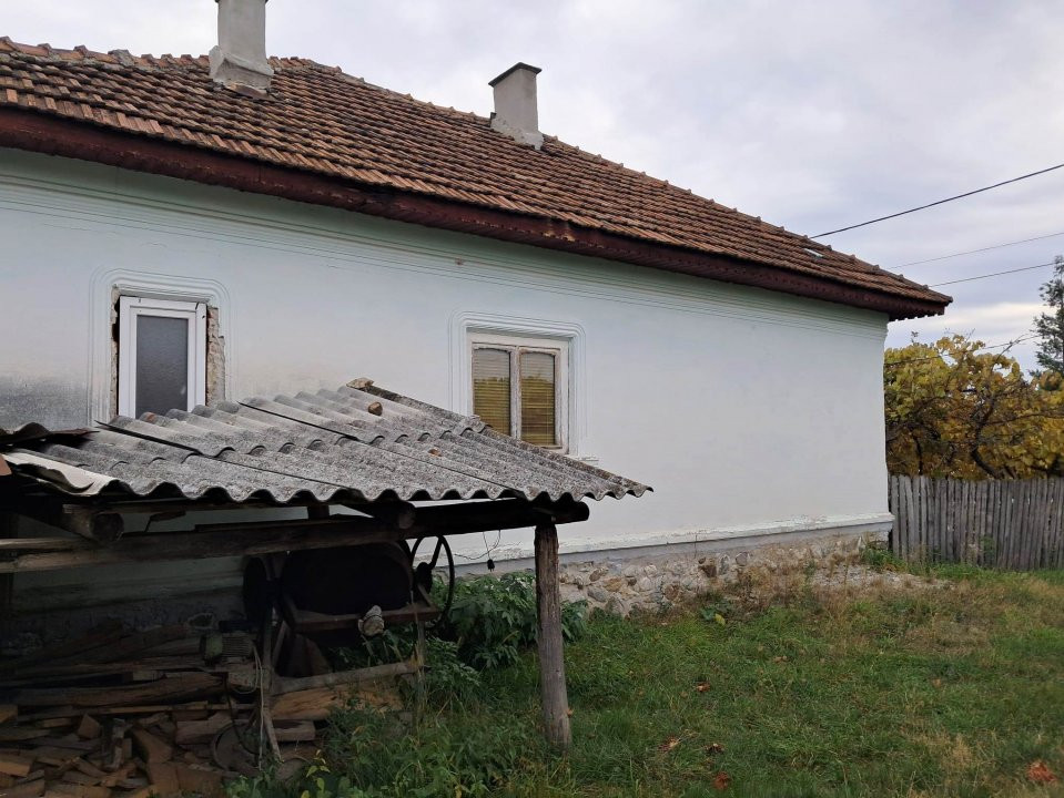 CASĂ SI TEREN BAIA DE FIER