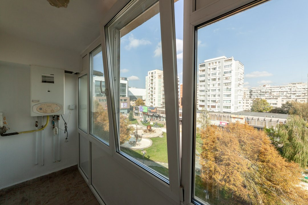 Apartament ultracentral, priveliste superba, 3 camere, 2 balcoane