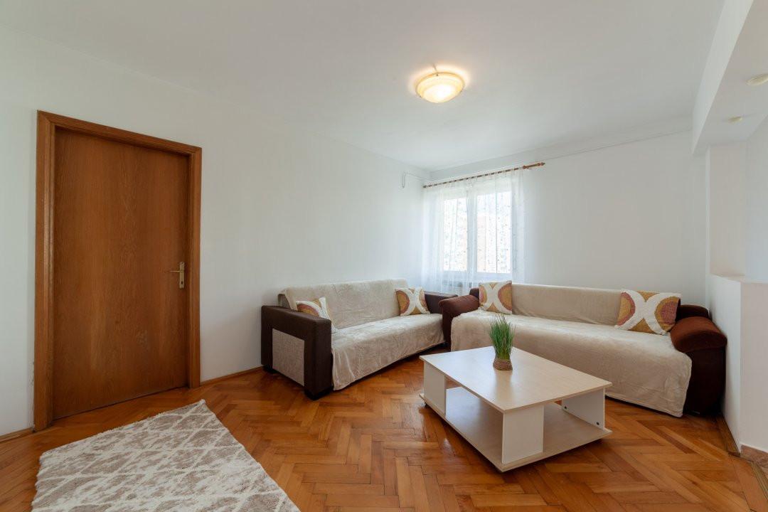 Apartament ultracentral, priveliste superba, 3 camere, 2 balcoane