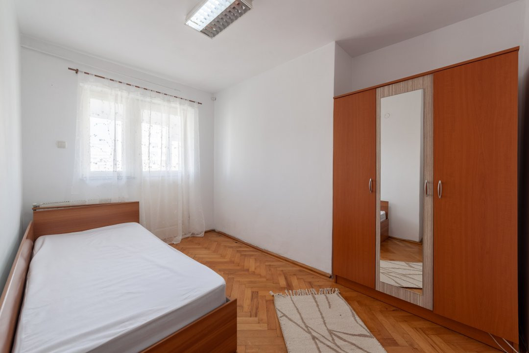 Apartament ultracentral, priveliste superba, 3 camere, 2 balcoane