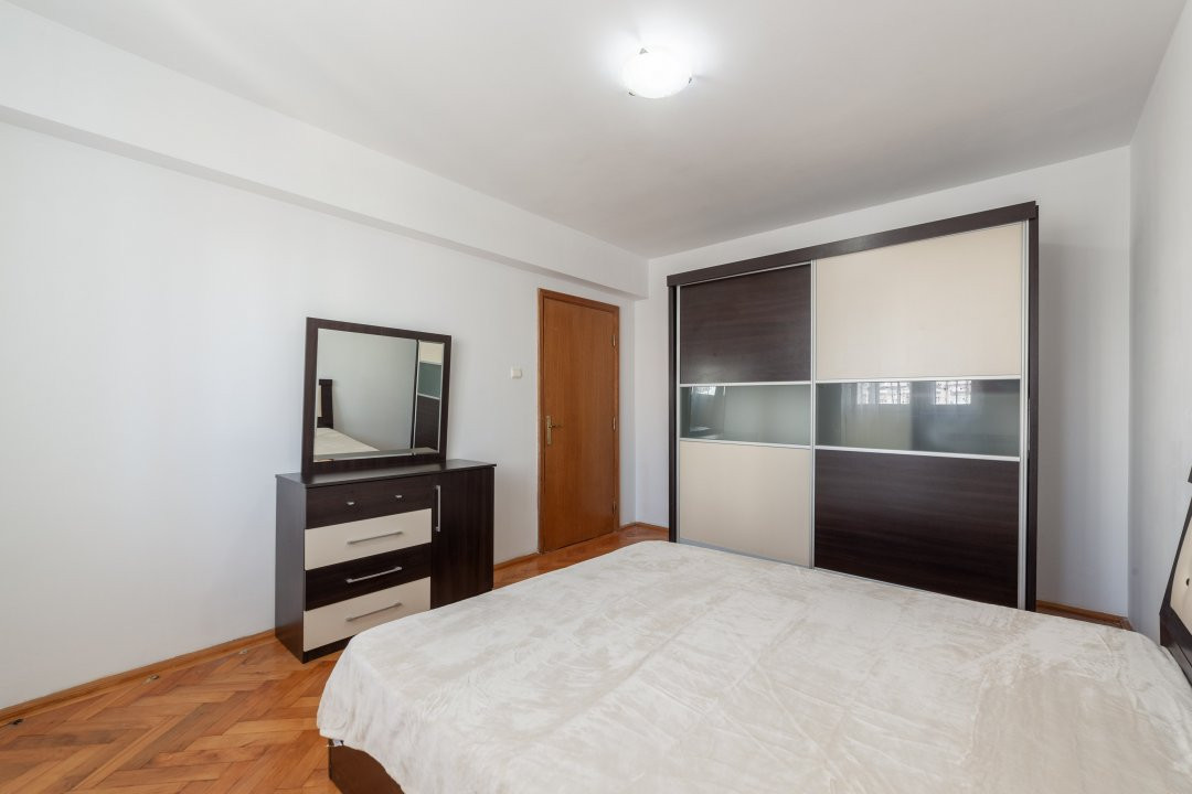 Apartament ultracentral, priveliste superba, 3 camere, 2 balcoane