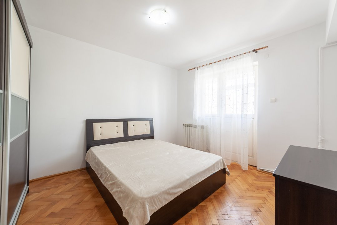 Apartament ultracentral, priveliste superba, 3 camere, 2 balcoane