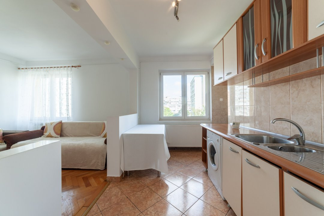 Apartament ultracentral, priveliste superba, 3 camere, 2 balcoane