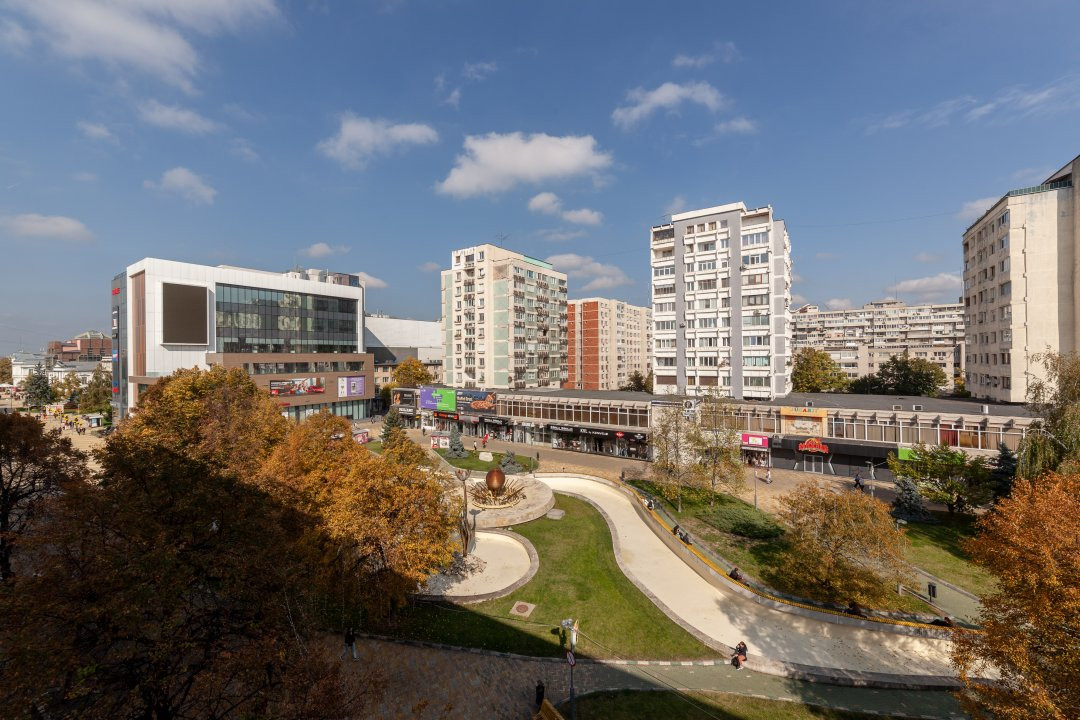 Apartament ultracentral, priveliste superba, 3 camere, 2 balcoane