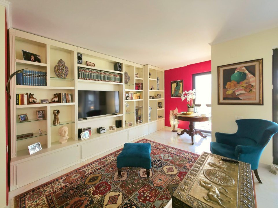 Apartament ultracentral deosebit, bloc nou - Pitesti 