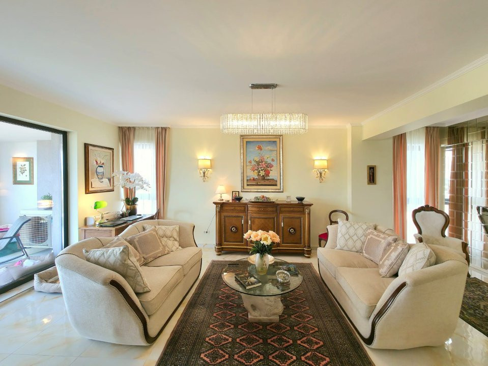 Apartament ultracentral deosebit, bloc nou - Pitesti 
