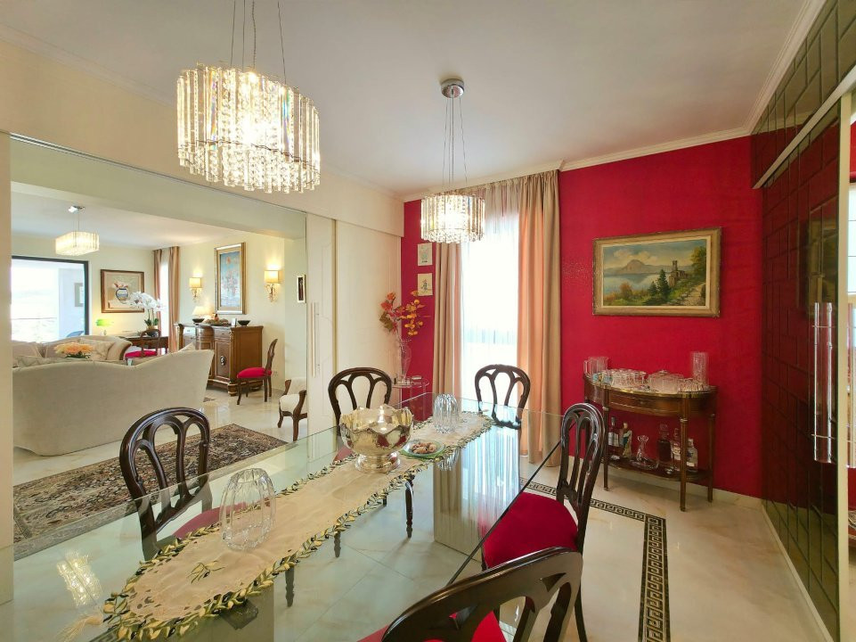 Apartament ultracentral deosebit, bloc nou - Pitesti 