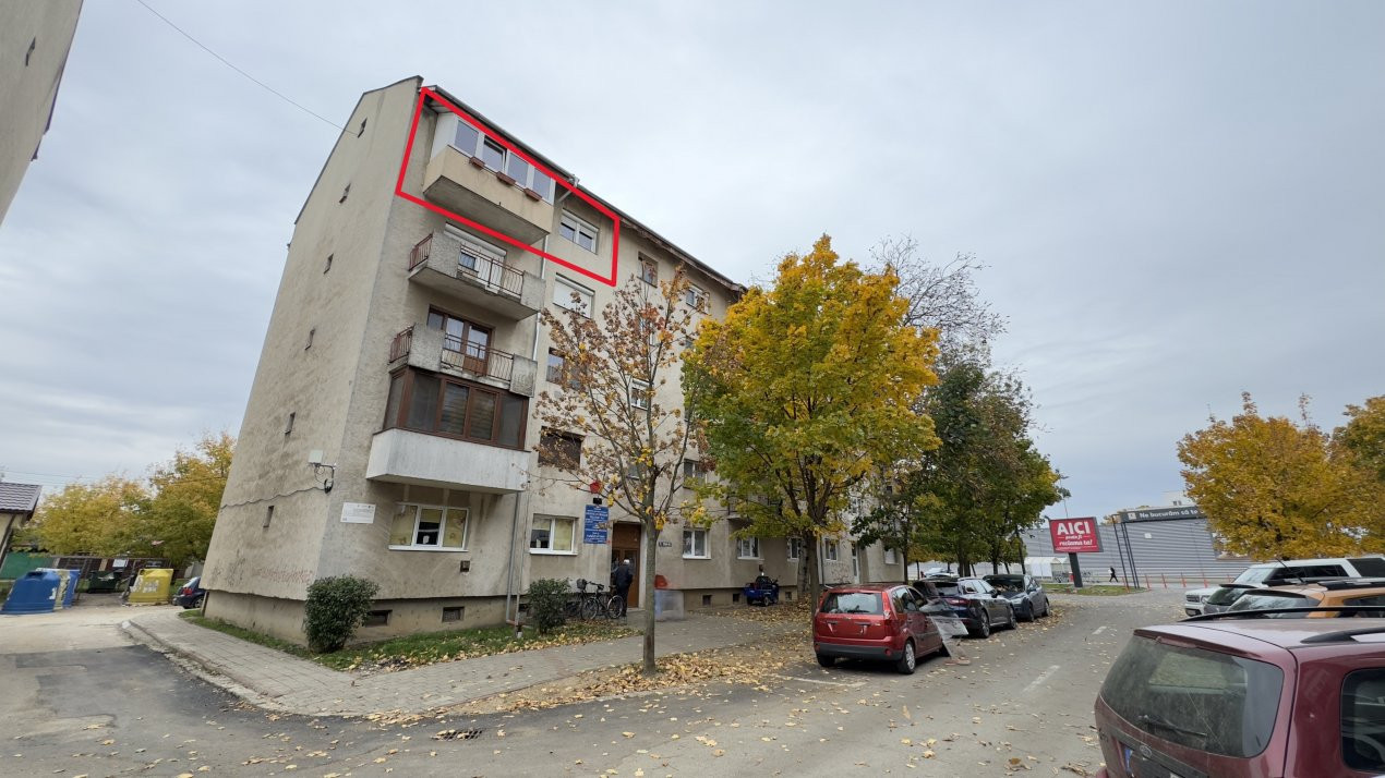 Apartament 3 camere MV2 Etaj IV, Str. Octavian Goga - Carei