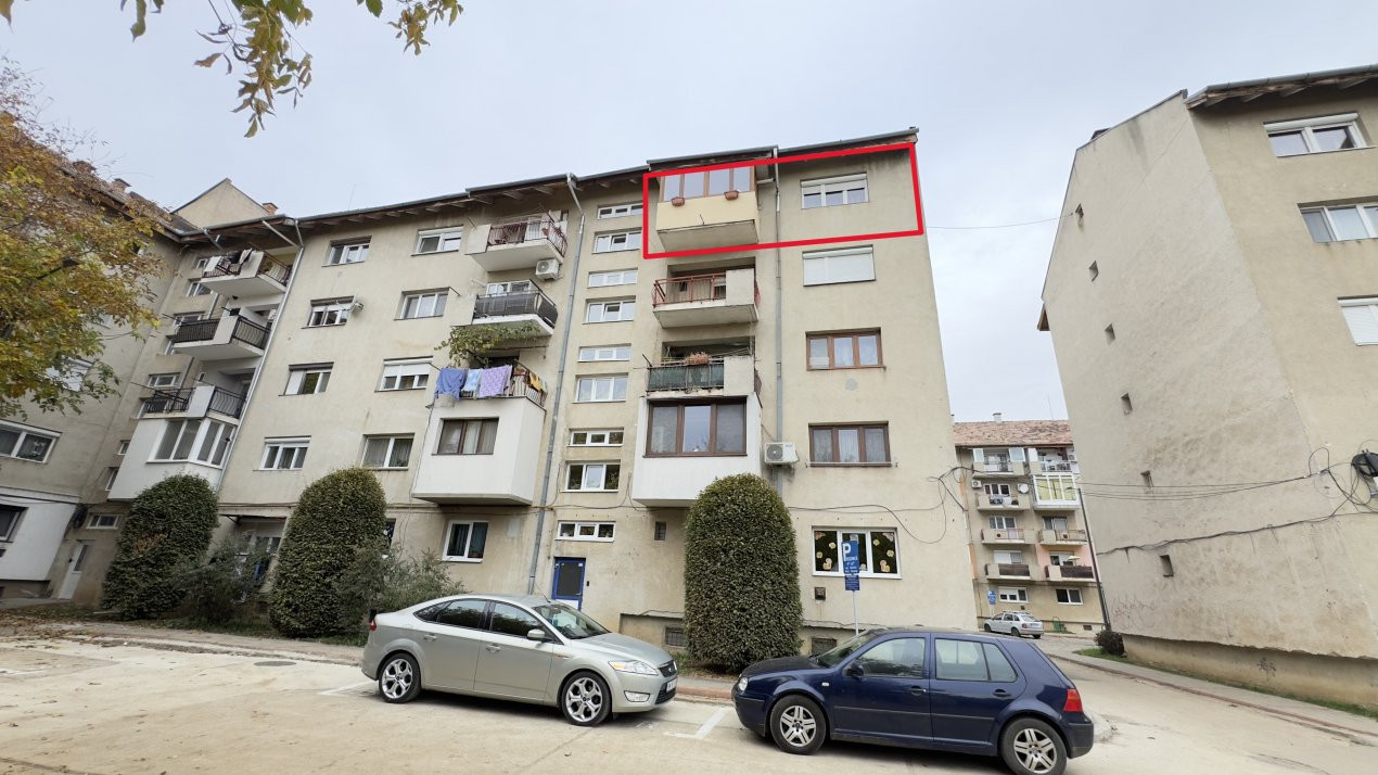 Apartament 3 camere MV2 Etaj IV, Str. Octavian Goga - Carei