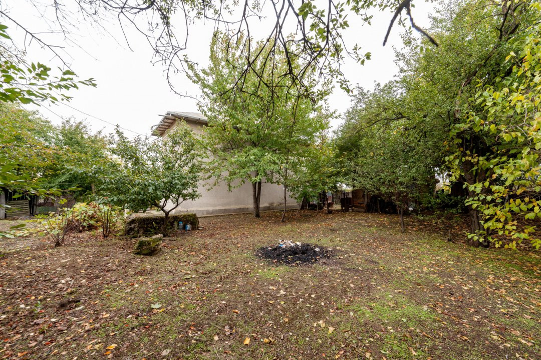 Casa traditionala la tara in Gliganu de Jos Com. Rociu-Arges la 30 km de Pitesti