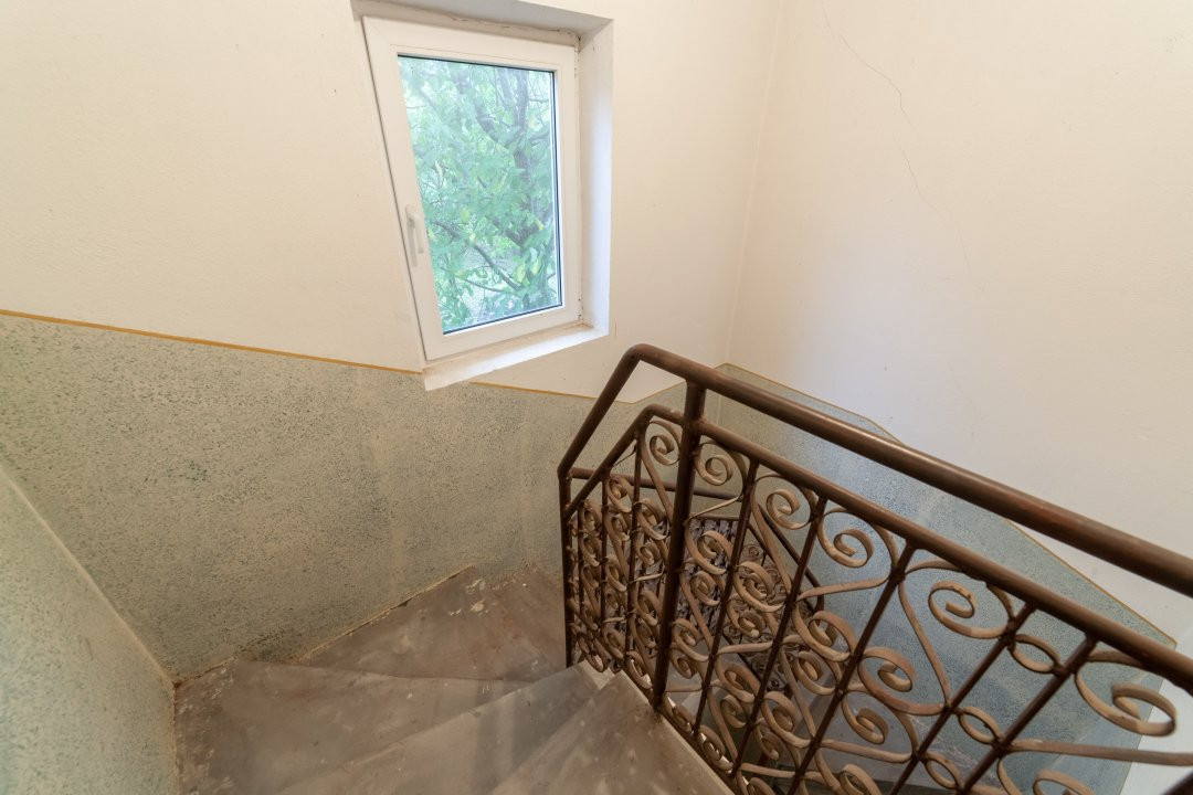 Casa traditionala la tara in Gliganu de Jos Com. Rociu-Arges la 30 km de Pitesti