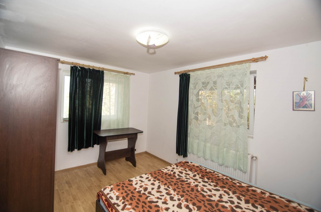 Casa - Golesti - Stefanesti - 3000 Mp Teren