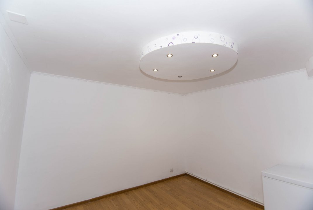 Casa - Golesti - Stefanesti - 3000 Mp Teren