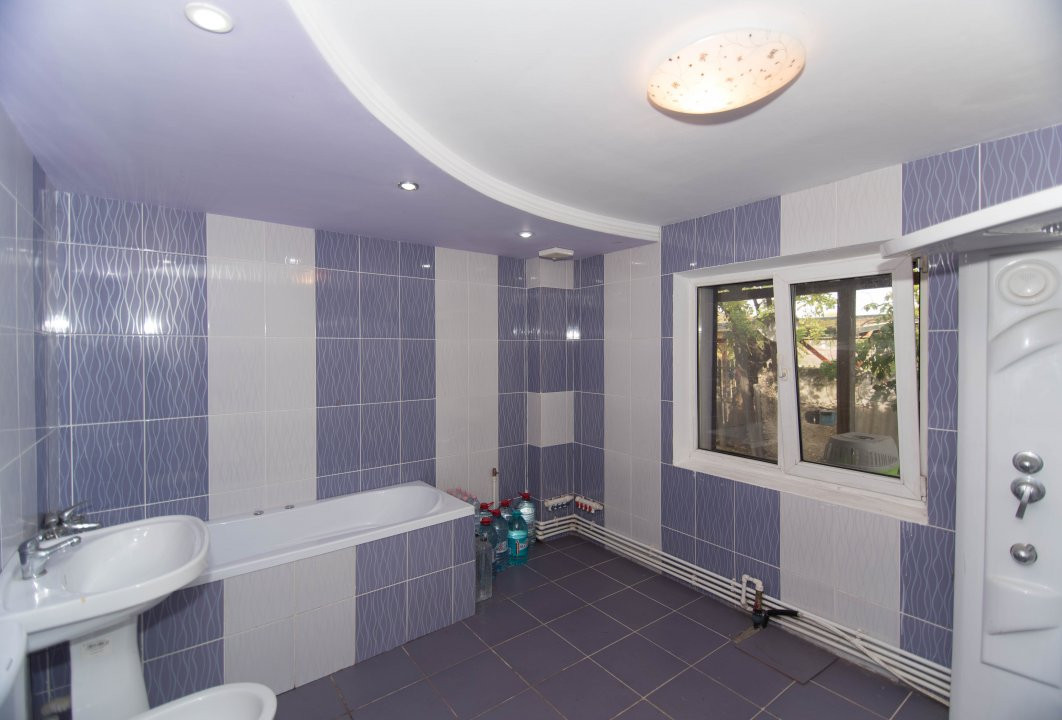 Casa - Golesti - Stefanesti - 3000 Mp Teren