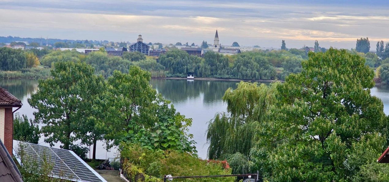 Apartament cu vedere catre lac